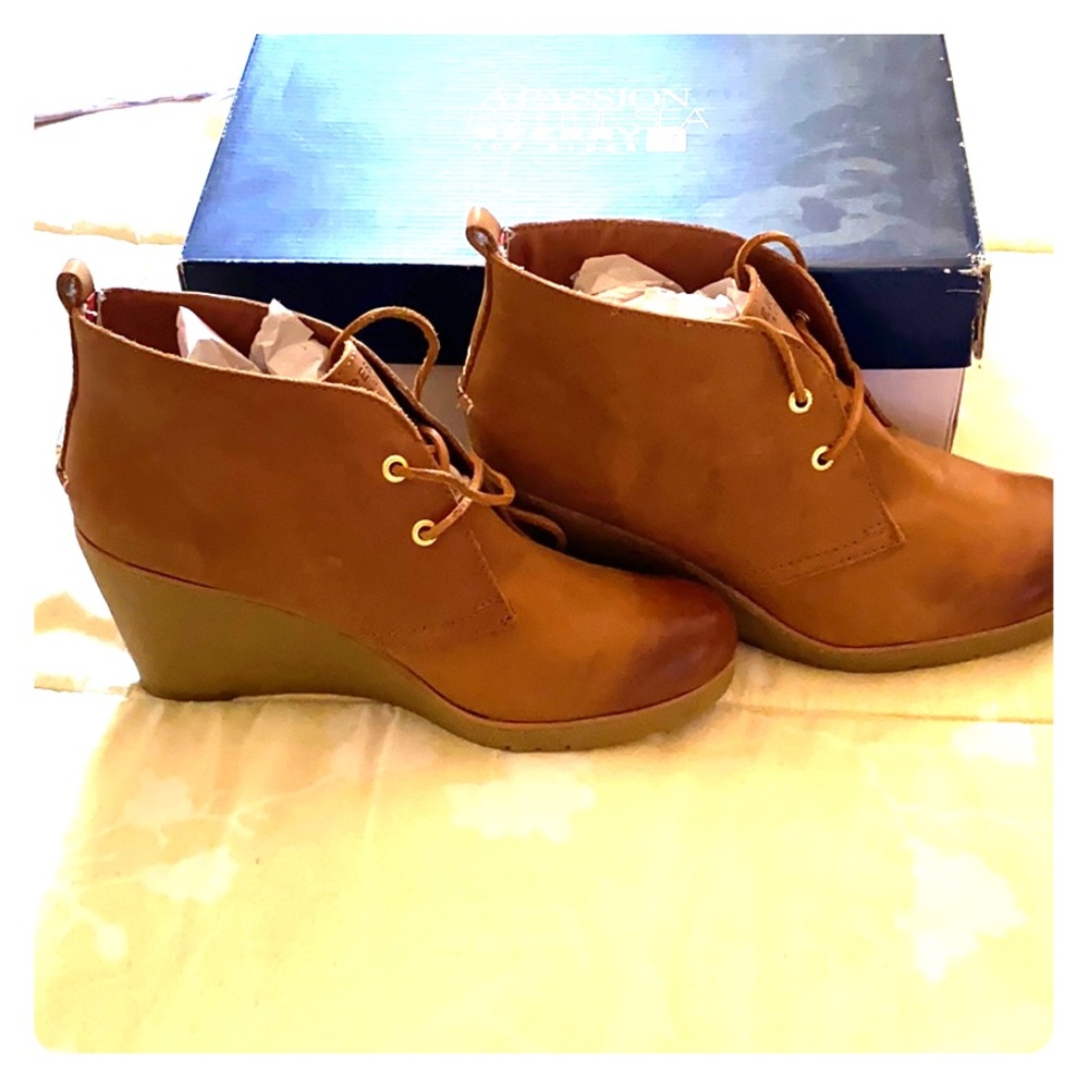 Sperry Booties brand new in box